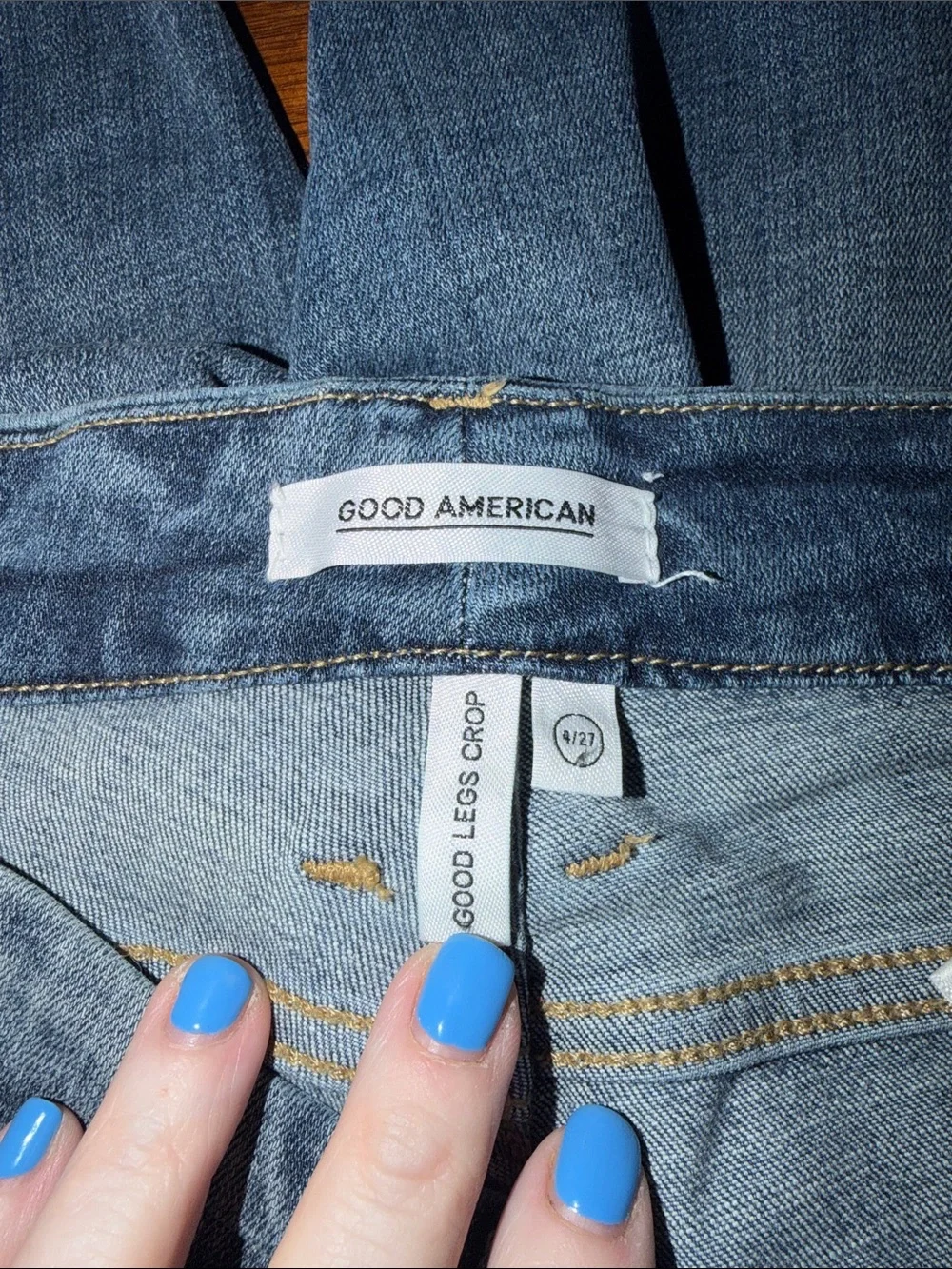 Good American Ladies Good Legs Crop jeans. Size 4/27. Medium Blue wash.